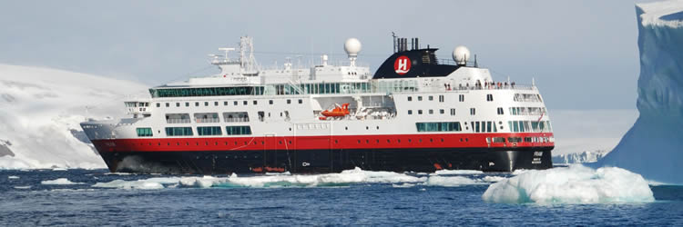 El MS Fram fondeando en las costas de Antartida FRAM ANTARTIC CRUISES POLAR EXPEDITIONS CRUCEROS EXPEDICION POLAR HURTIGRUTEN